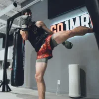 کلاس رزمی /کیک بوکس /فانکشال/گرپلینگ