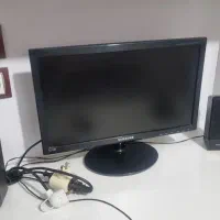 مانیتور به همراه میز کامپیتر