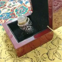 انگشتر دست‌ساز با عقیق سوسنی
