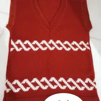 تعدادی لباس بچگانه