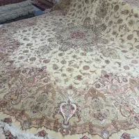 (فرش حق زاده)گرد قطر۴متر ۵۰ رج چله و گل ابریشم|فرش|تبریز, |دیوار