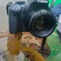 دوربین canon x4 550D همراه با لنز۱.۸ ۵۰mm|دوربین عکاسی و فیلمبرداری|قم, چهل درخت|دیوار