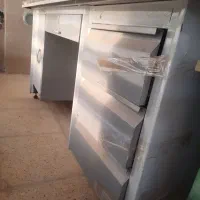 میزآهنی روی میزشیشه
