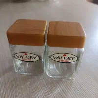 تعدادی وسایل سطل نمک پاش