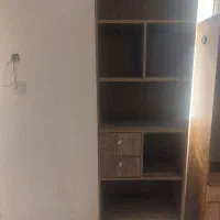 کتابخانه ایستاده