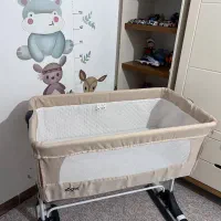 تخت کنار مادر و کریر کاملا نوو