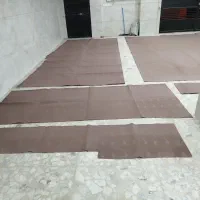 موکت قهوه‌ای در حد نو حدودا ۳ متر