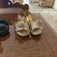 کفش‌ بچگانه|کفش و لباس بچه|قم, امامزاده ابراهیم|دیوار