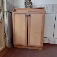 زیر تلوزیونی و جاکفشی