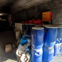 بشکه|ظروف نگهدارنده، پلاستیکی، یک‌بارمصرف|شازند, |دیوار