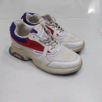 کتانی زنانه|کیف، کفش، کمربند|رشت, فلسطین|دیوار