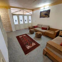 اتاق مستقل سوئیت همکف دسترسی به حیاط|اجارهٔ کوتاهمدت ویلا و باغ|مشهد, ولیعصر (شهرک غرب)|دیوار