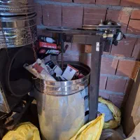 فروش بدلیل جمع اوری مغازه تخمه شور کن