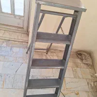 نردبان فلزی