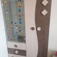 تخت وکمدنوجوان