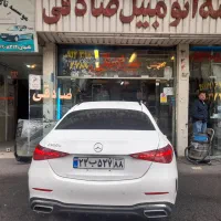 شیشه اتومبیل صادقی  در بلوار کشاورز