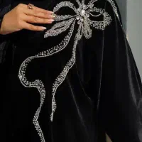 جواهر دوزی روی لباس پذیرفته می شود