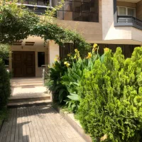 اجاره ۱۵۰ متری رودکی خیام تاپ لوکیشن خوش نقشه