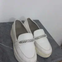 کفش سایز ۳۷