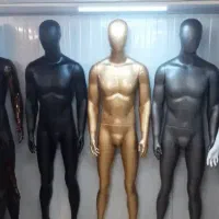 مانکن مردانه ایستاده