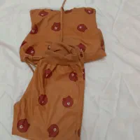 لباس بچگانه|کفش و لباس بچه|اشتهارد, |دیوار