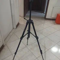 سه پایه دوربین Benro
