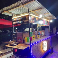 نیروی جوان آقا کار در فست فود