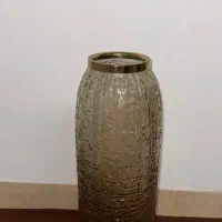 گلدان کنار سالنی