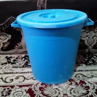 سطل زباله بزرگ برای شرکت یا اداره