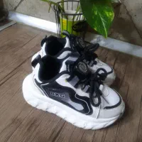 کتونی بچگانه