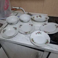 تعدادی ظرف با قیمت خیلی پایین