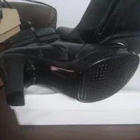 پوتین زنانه|کیف، کفش، کمربند|رشت, گلزاران|دیوار