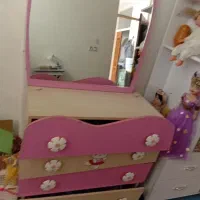 میز ارایش بچه گونه|اسباب و اثاث بچه|شهرضا, |دیوار