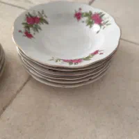 بشقاب و پیش دستی و فسنجان خوری گلسرخی قدیمی|ظروف سرو و پذیرایی|تهران, نیروی هوایی (پیروزی)|دیوار