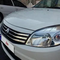 ساندرو اتومات مدل ۱۳۹۷ بدون رنگ بسیار سالم شخصی