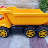 کامیون اسباب بازی بزرگ