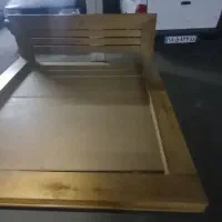 تخت خواب ۲نفره ساخته شده از چوب طبیعی گردو|تخت و سرویس خواب|ری, علایین|دیوار