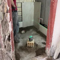 نیازمند نیروی کاشی کار