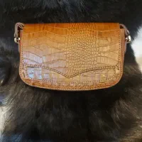 چرمدوزی کاملاً دست دوز