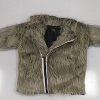 خیاط وسط کار بیرونبر