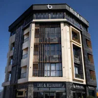 جذب نیروی پرسنل لابی من شب در هتل بلوگا انزلی