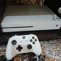 Xbox one S|کنسول، بازی ویدئویی و آنلاین|شیراز, شاهچراغ|دیوار