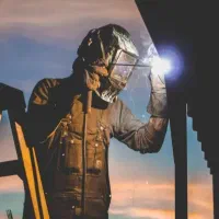 جوشکاری سیار و  لوله کشی آب فاضلاب با سابقه.