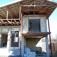 110-متر-بنای-نیمه-ساخت-دارای-امتیازات