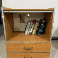 کتابخونه و میز تحریر