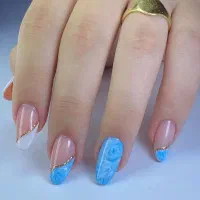 نیازمند ناخن کار
