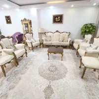 مبل ۹ نفره سلطنتی و میز و جلو مبلی کاملا سالم