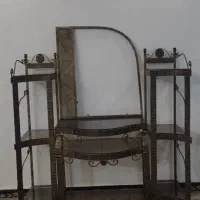 آینه وپایه ونخت دونفره و میز تلفن  سالم