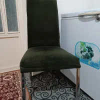 ۳ عدد صندلی ب همراه میز گرد چوبی