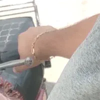یک دستبند طلا گم کردم دررشت شهرداری